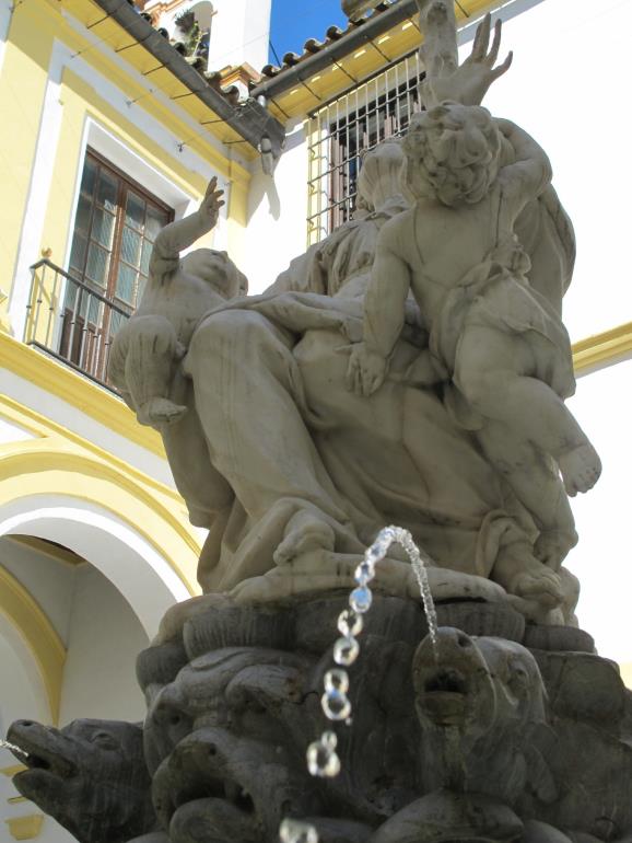 En los patios hay sendas fuentes con dos esculturas que representan la Fe y la Caridad. Iglesia de la Santa Caridad de Sevilla. Foto: Sebastián Álvaro