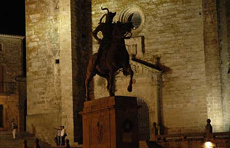 Estatua de Pizarro en Trujillo