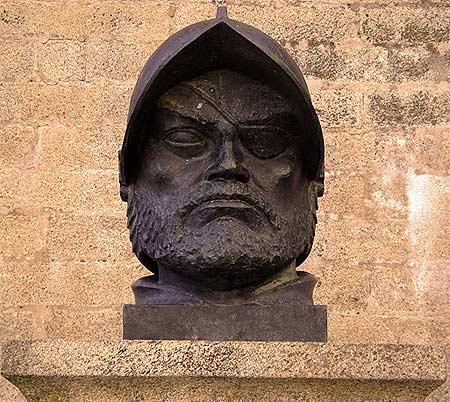 Busto de Orellana en Trujillo