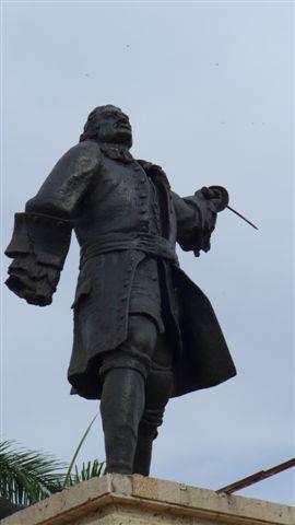 Estatua del almirante inglés Edward Vernon. Foto: Sebastián Álvaro